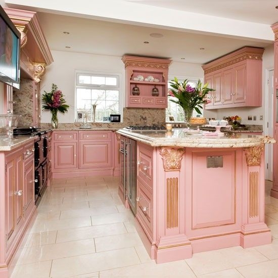 Mẫu phòng bếp với sắc hồng đẹp ngất ngây