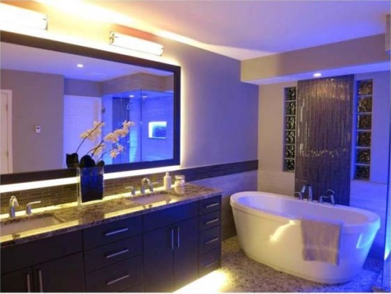 Mẫu thiết kế phòng tắm đẹp với hệ thống đèn LED